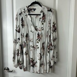 Floral v neck blouse
